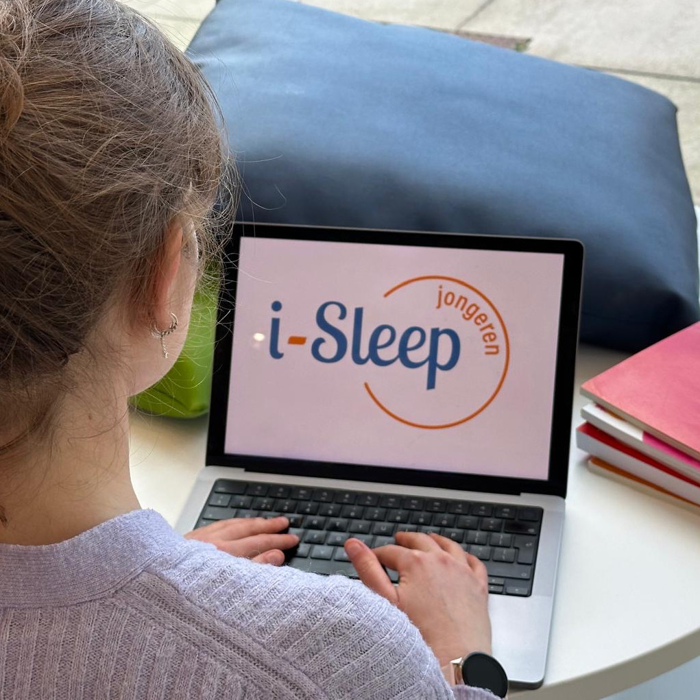 Online sleep course helps adolescents after childhood cancer